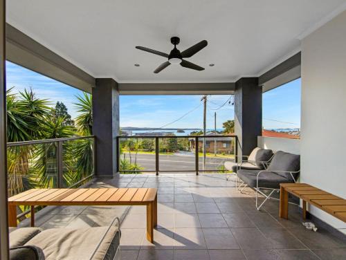 Catalina House | Ocean View Coastal Breeze - Deck & BBQ in Catalina