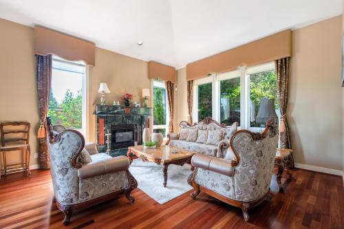 West Vancouver Villa | Ocean View Villa Indoor Pool Theater 5BR