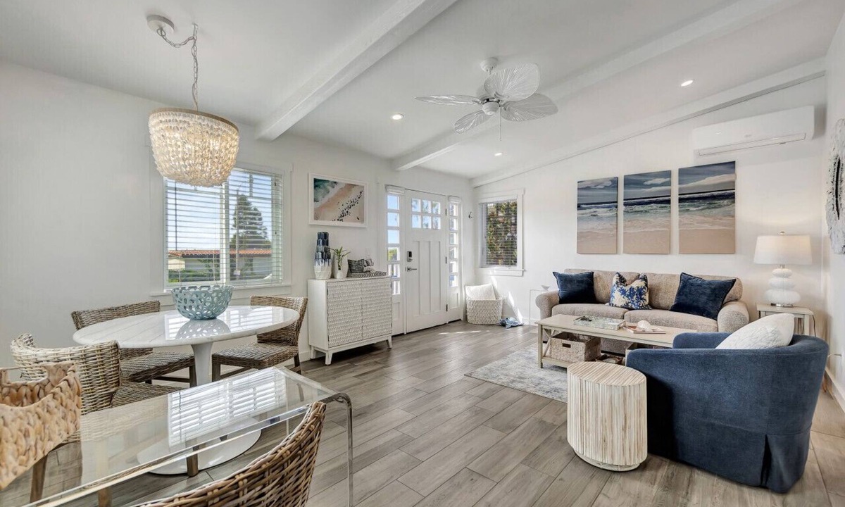 Laguna Beach House | Ocean Views! Detached Villa by Victoria Beach