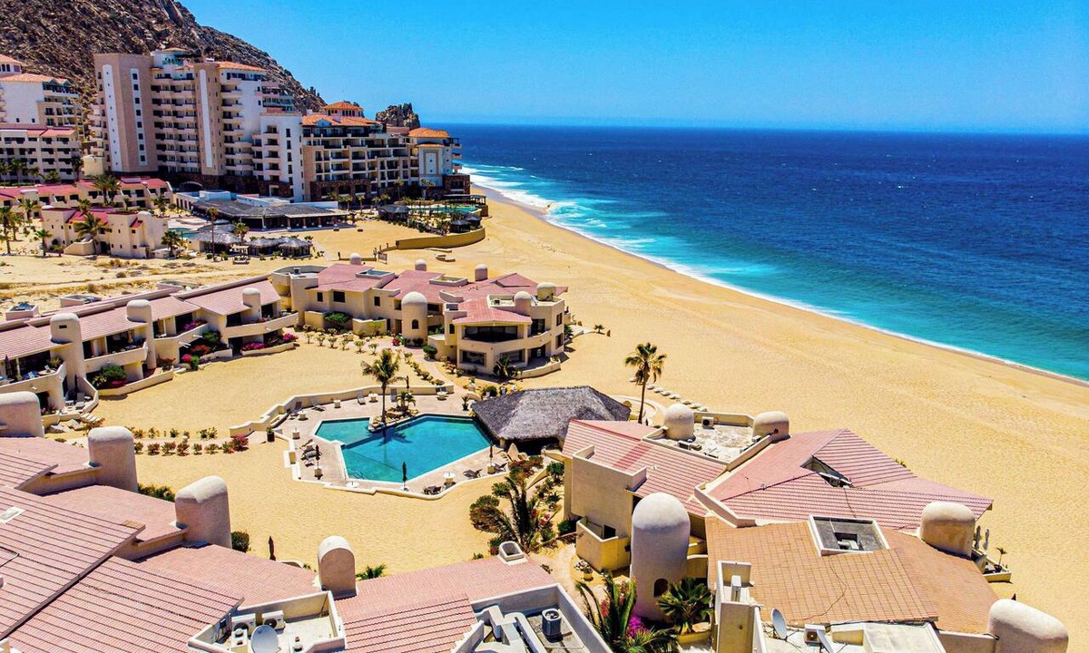 Centro Condo | Oceanfront Condo · Patio, Pool & Beach Access