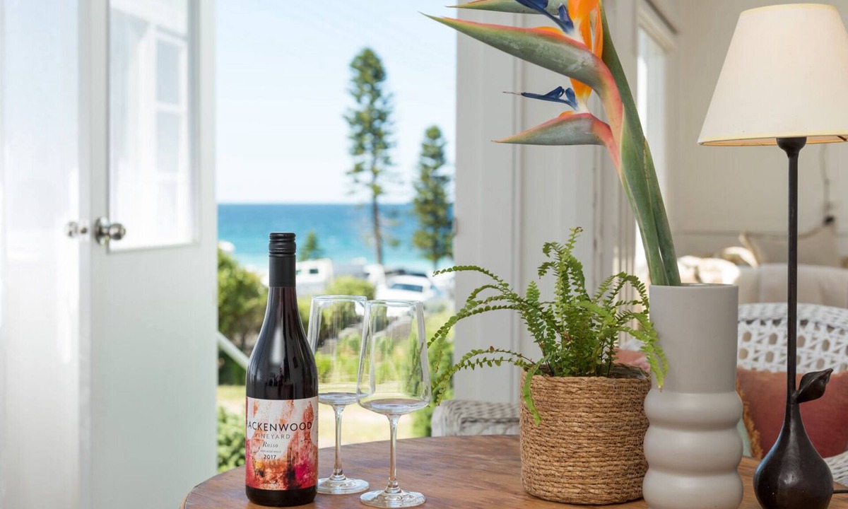 Mollymook Cottage | Original 1950's beach cottage