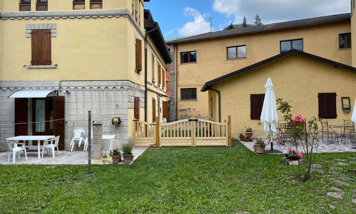 Riolunato House | Owned house consisting of two units, with large relaxing garden