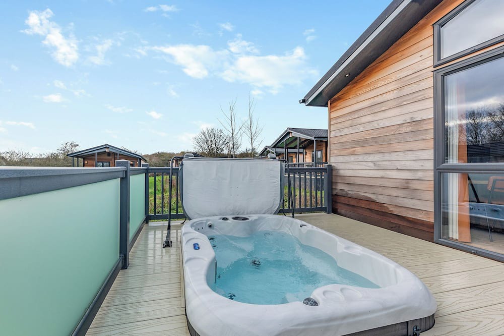 Saintbury Ski Chalet | Oxhill Lodge Premier