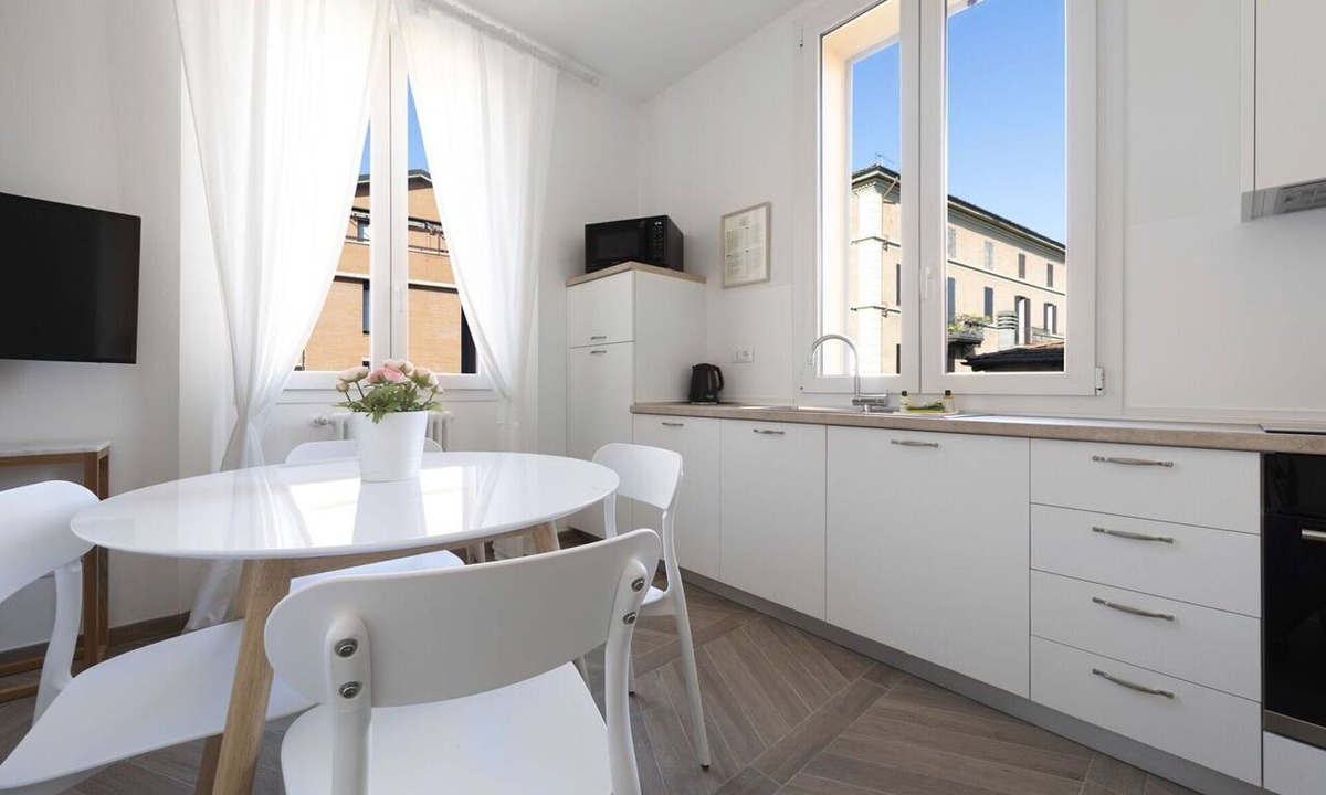 San Donato-San Vitale Apartment | Palazzo Pedretti 204, Bright And New Studio Apt By Halldis