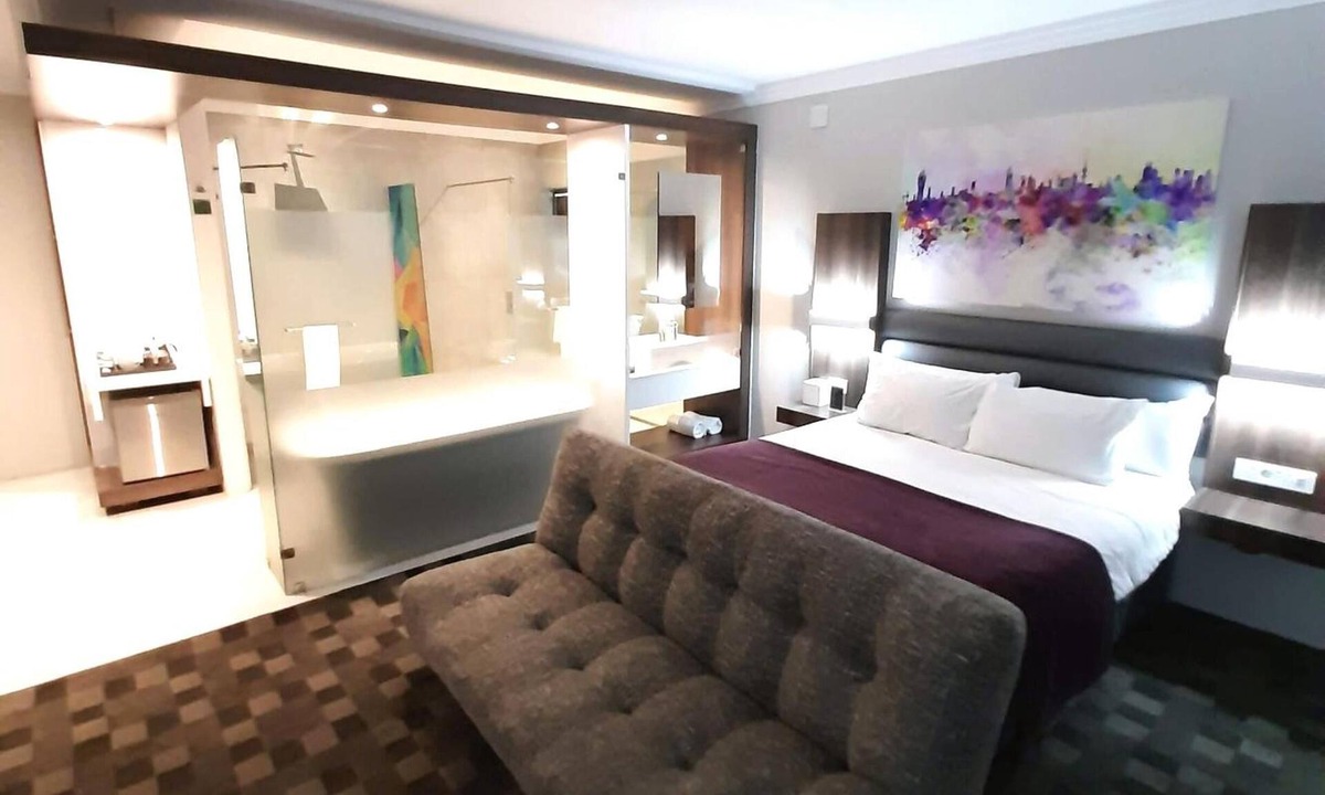 Brits Hotel | Palm Swift Luxury Accommodation
