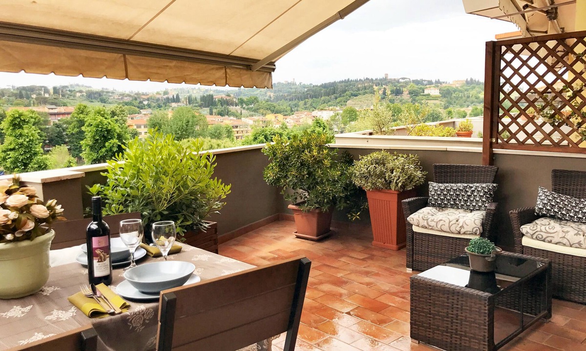 Lungarno del Tempio Apartment | Panoramic penthouse on the river 2Br 2 Ba Garage