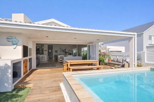 Kommetjie House | Paradise Beach House with Pool and Parking