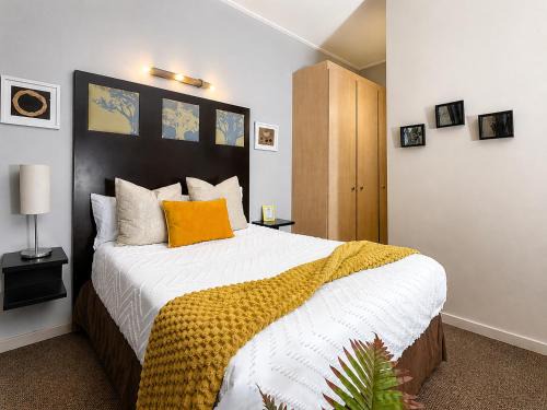 Downtown Johannesburg Apartment | Paradise Stay l eMapungubwe Hotel l Johannesburg CBD