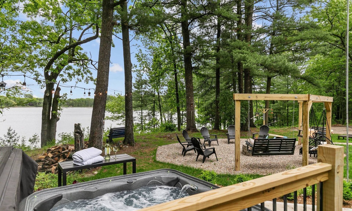 Wautoma House | Peaceful Lake Escape | Hot Tub, Game Room & Pier