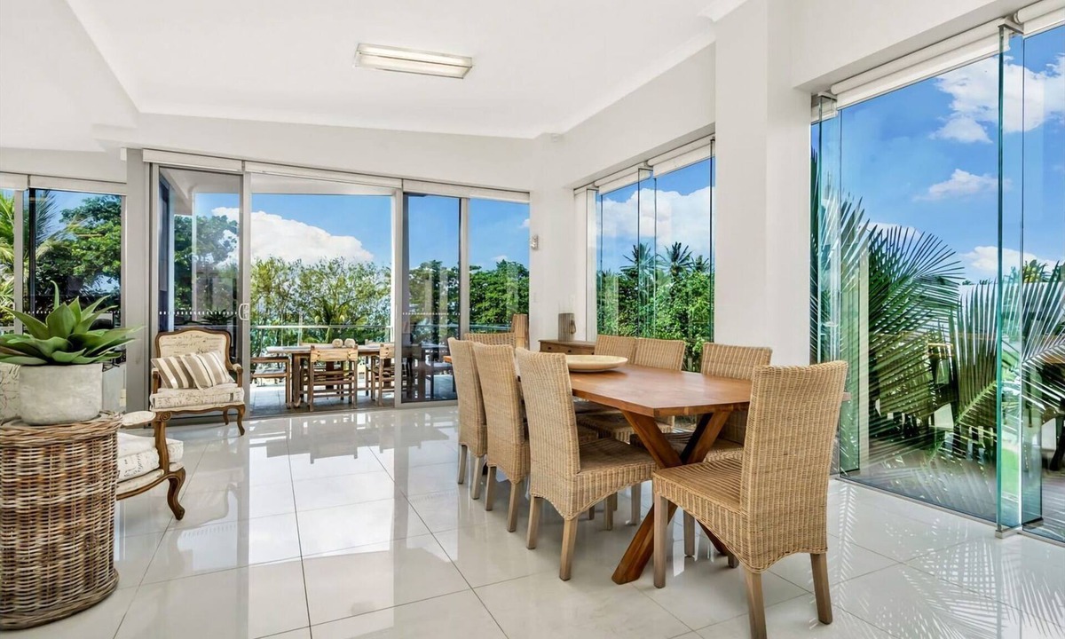 Mission Beach Villa | Penthouse Dunk Island Views Prime Village Location