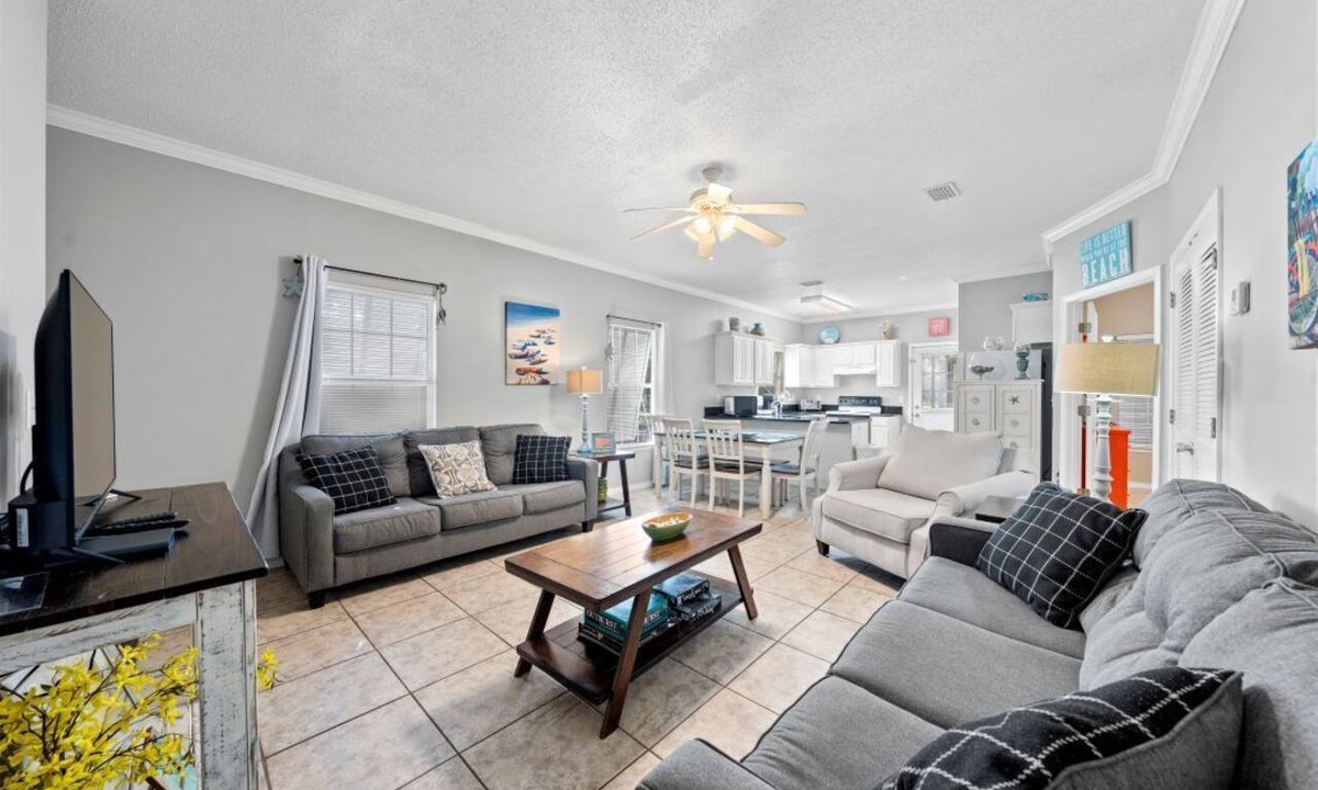 Orange Beach Condo | Pet-Friendly Home | Pool & Fishing Pond | Near The Wharf | Sleeps 6