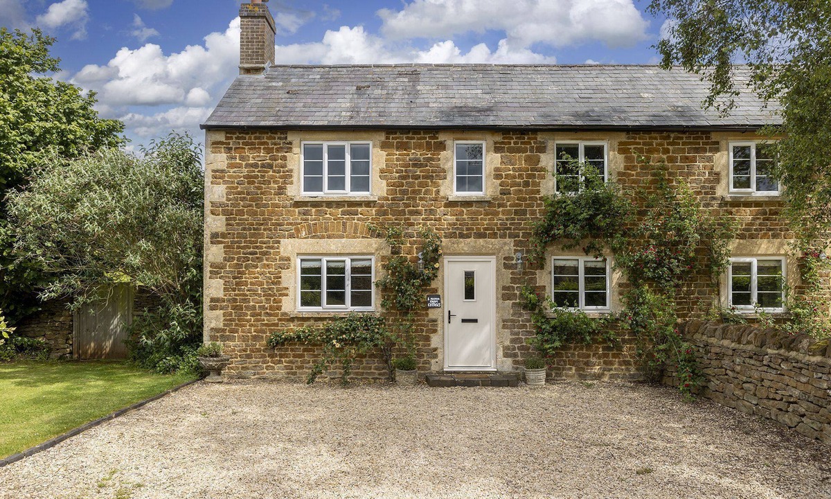 Hook Norton Cottage | Pet Friendly Rural Cotswold Cottage - 1 Manor Farm Cottage