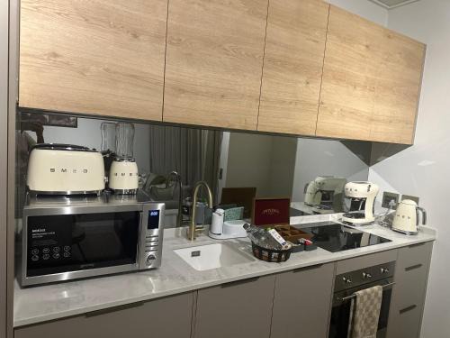 Greater Johannesburg Metropolitan Area Apartment | Phoenix Grandeur Gîte at One Rosebank ApartHotel