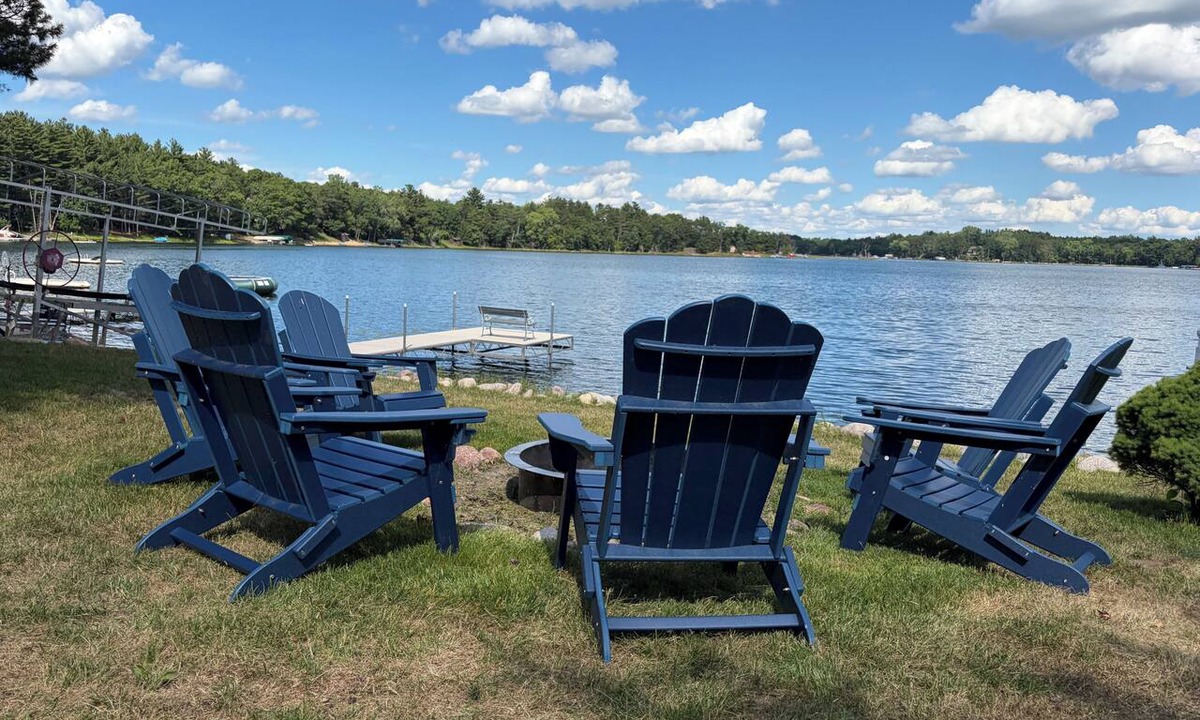 Wild Rose Cottage | Pine Lake Escape: 3-bedroom cottage, perfect for relaxing at the lake.
