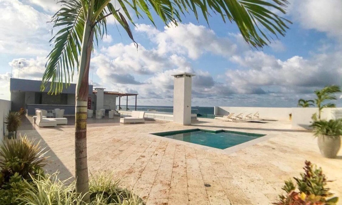 Crespo Condo | PONY PALACE Best Rooftop Pool in Cartagena! Beachfront, 3BR luxury condo balcony