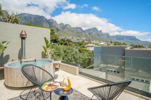 Camps Bay Villa | Pool, 5 min walk to beach, Hot tub, Mountain and Ocean Views - The Argyle Camps Bay