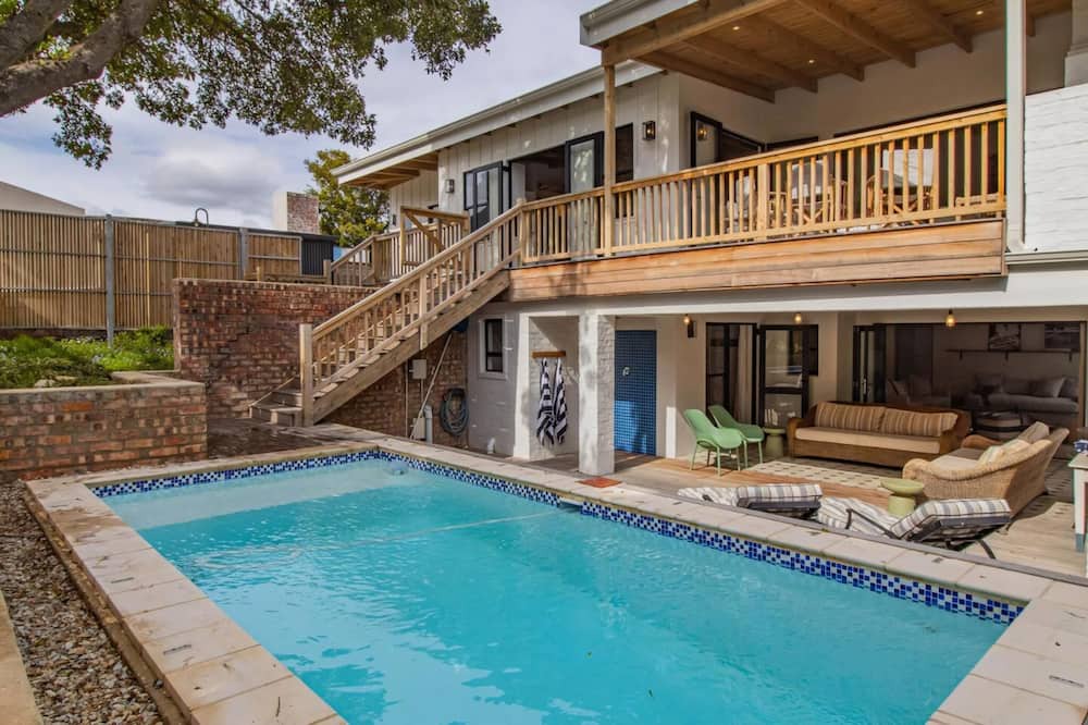 Voelklip Apartment | Poplar House | Comfort and style | Pool
