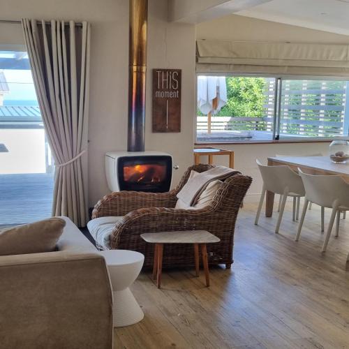 Sandbaai House | Potluck Cottage