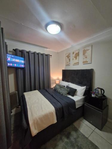 Greater Johannesburg Metropolitan Area House | Private Ensuite Guest Suite 4km from Sandton City and Nelson Mandela Square