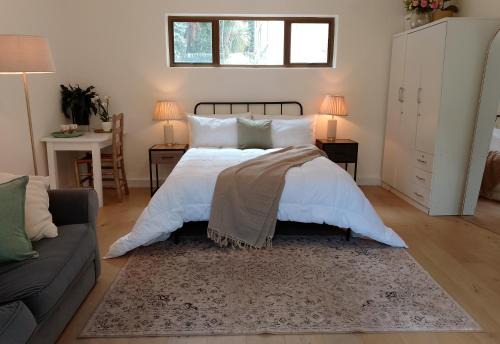Wynberg Apartment | Private garden cottage in Wynberg with separate entrance, secure parking, and easy access to Main Road, shops, and restaurants