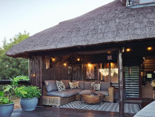 Beestekraal House | Private Lodge at Vaalkop Dam Reserve