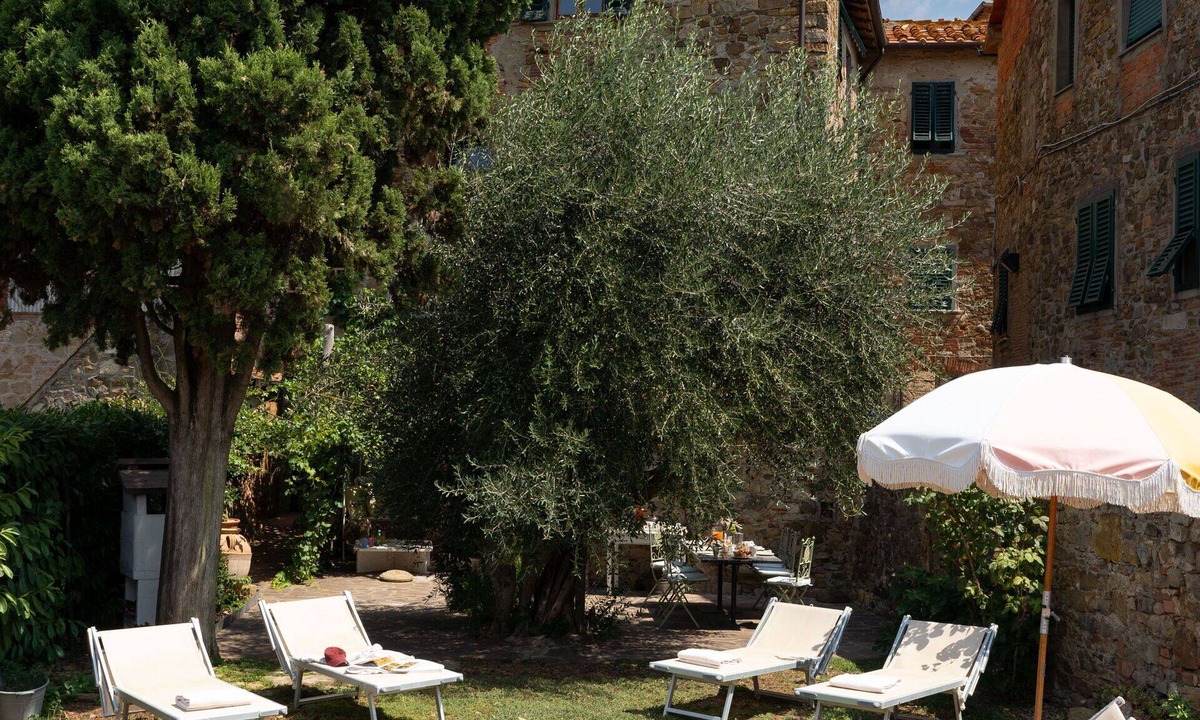 Pergine Valdarno Villa | Private Villa with WIFI, A/C, private pool, TV, patio, pets allowed, panoramic view, close to Arezzo