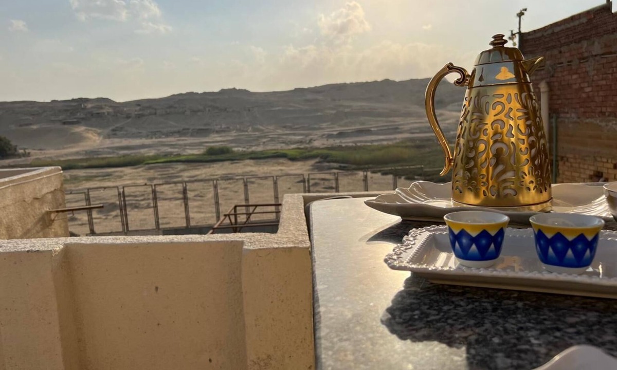 Kafrat al Jabal Hotel | pyramids view inn To Pyramids , 4-bedroom hotel with AC and WiFin tranquil Giza