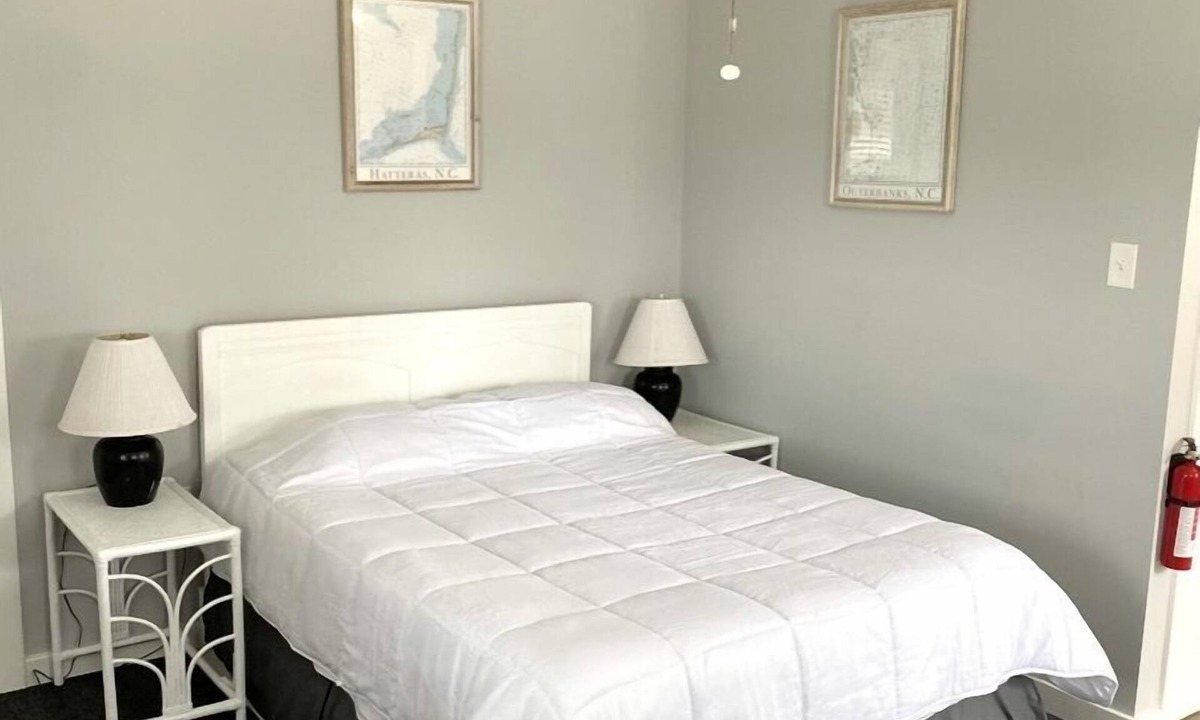Buxton Hotel | Queen Efficiency | 11 | Pet Friendly