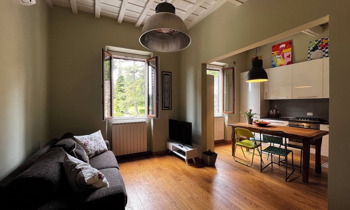 San Frediano Apartment | Quiet downtown with Torrigiani - San Frediano garden view.