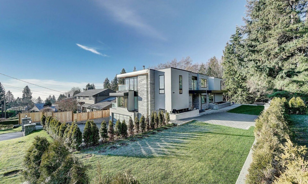 Dundarave House | Quiet Suites/1–8 Guests/Near Downtown Van/Surprisingly low Monthly Option