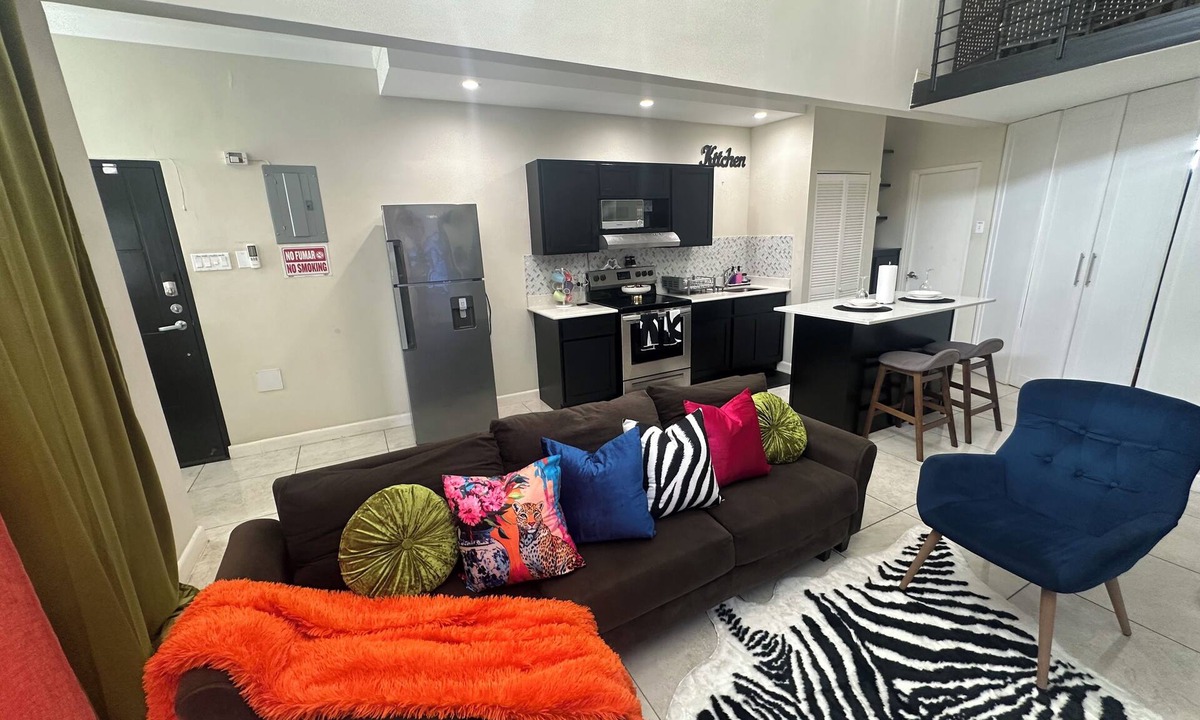 Saint Andrew Apartment | Rainbow Retreat near the heart of kingston