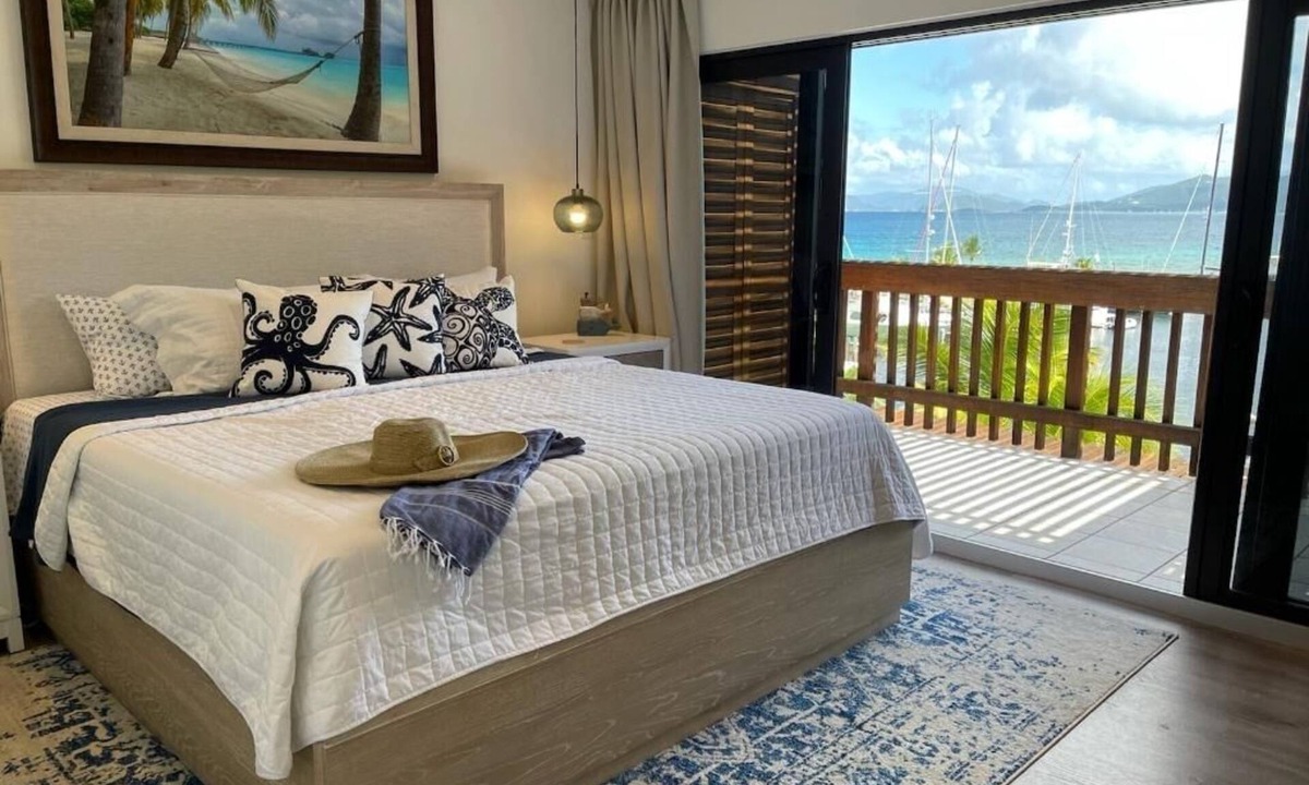 Red Hook Condo | RARE 2 BEDROOM SAPPHIRE BEACH RESORT with Washer Dryer Netflix Generator.