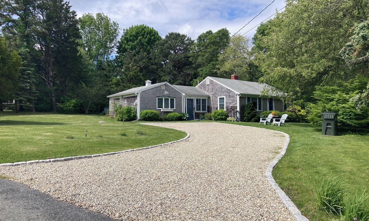 East Dennis House | Rates just lowered for last week of July and Aug with 5 night min accepted.