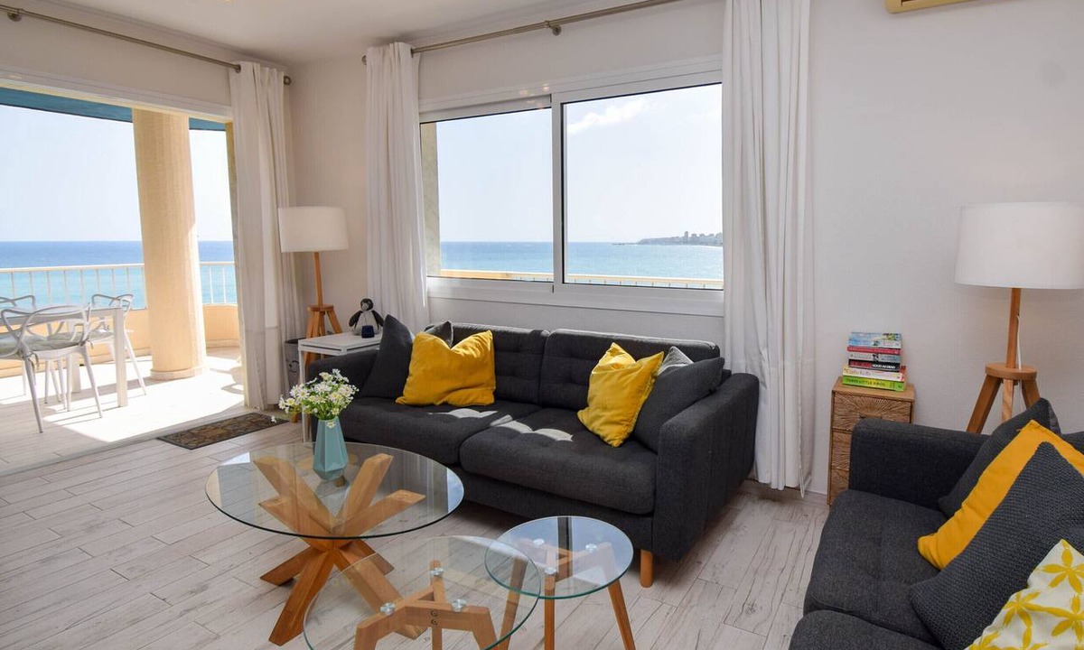 Torreblanca Apartment | Ref: 311 Beachfront modernised corner apartment in Torreblanca