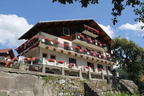 Le Bouchet-Mont-Charvin Hotel | Relais Du Charvin