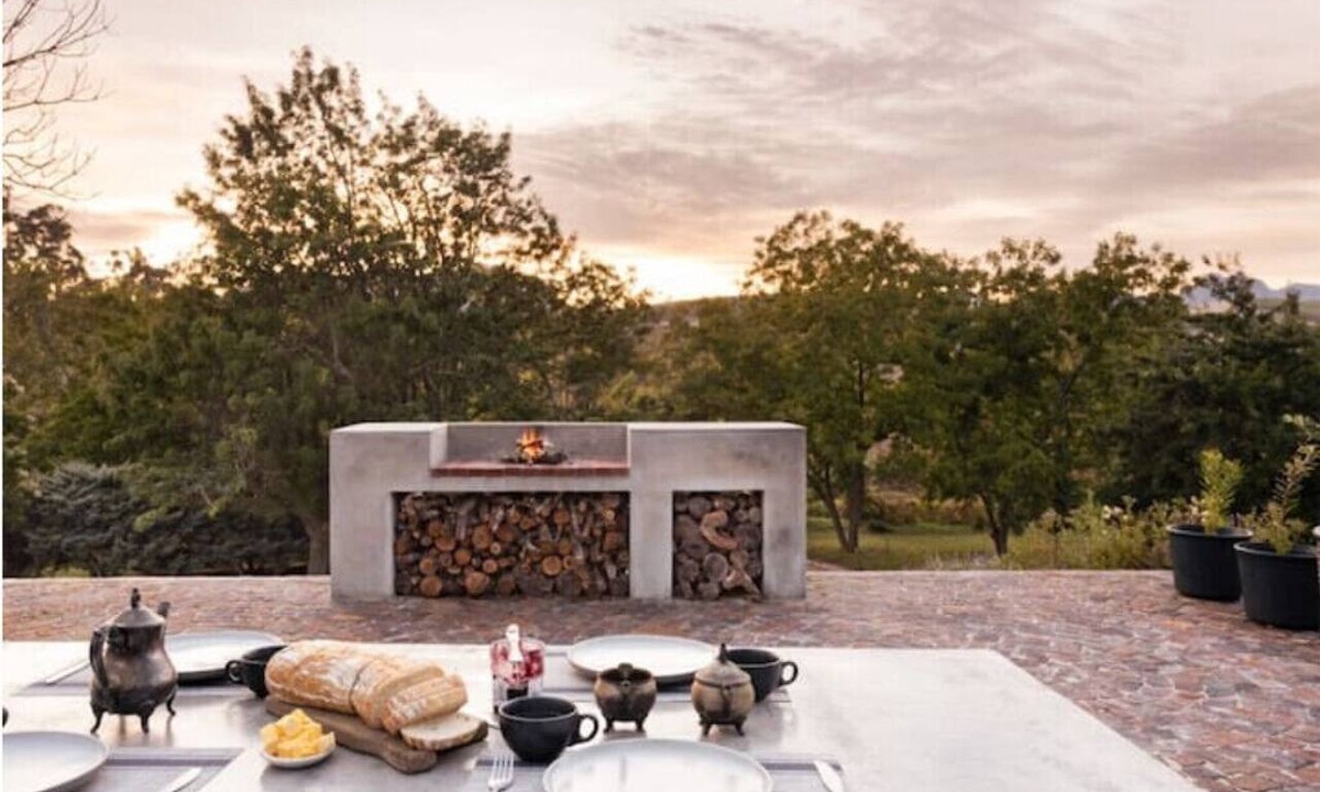 Stellenbosch Apartment | Relax with amazing views of vineyards & mountains in the heart of the Winelands!