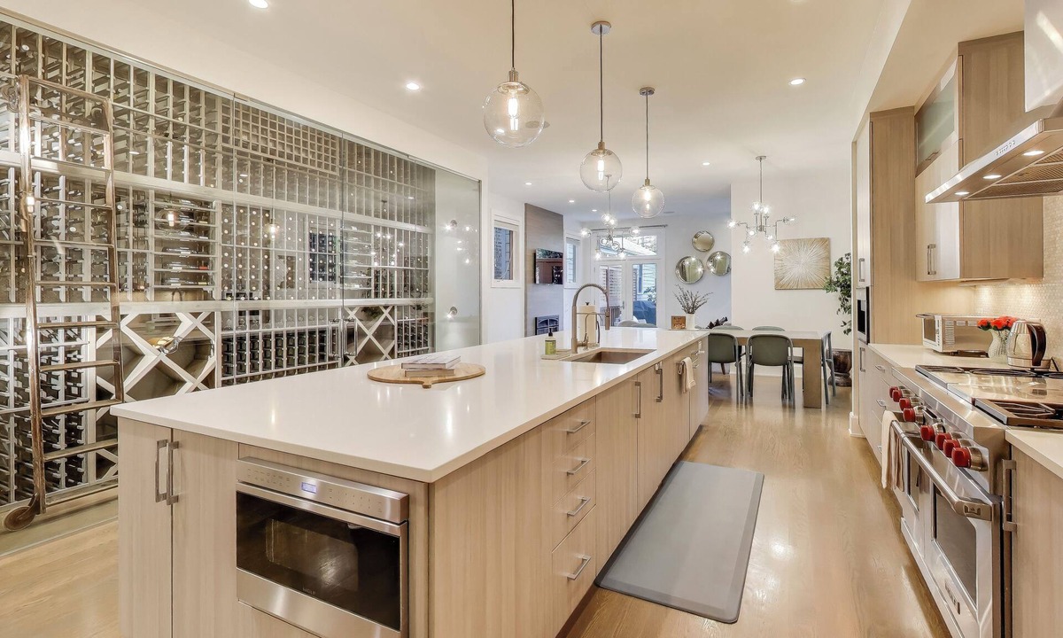 West Town House | Relax with family in a super deluxe single family home. West town.