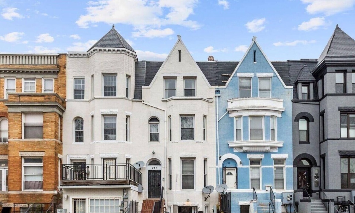 Le Droit Park Apartment | Renovated 2 bed/2 full bath with PRIVATE ENTRANCE, outdoor patio in central DC