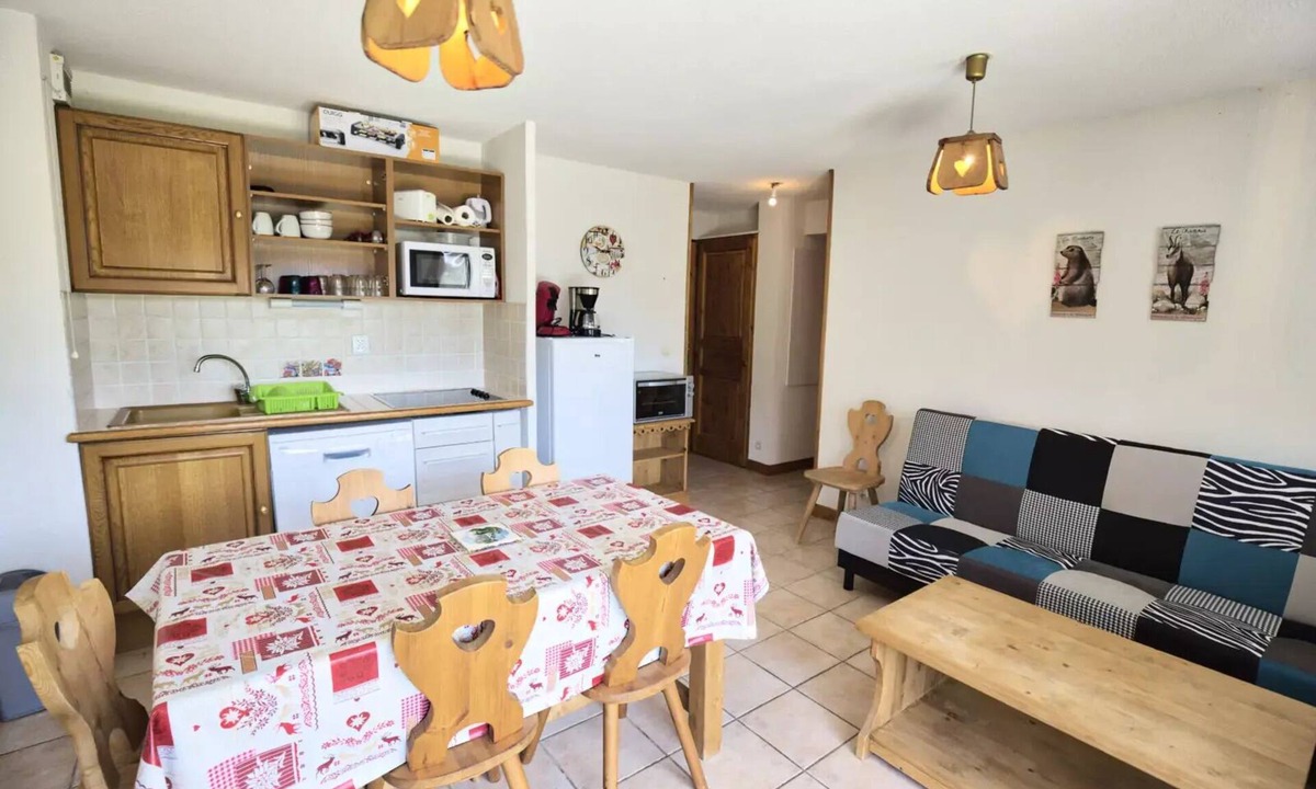 Flumet Apartment | Residence Le Schuss 1 - Apartment at the foot of the slopes with terrace view Mont-Charvin
