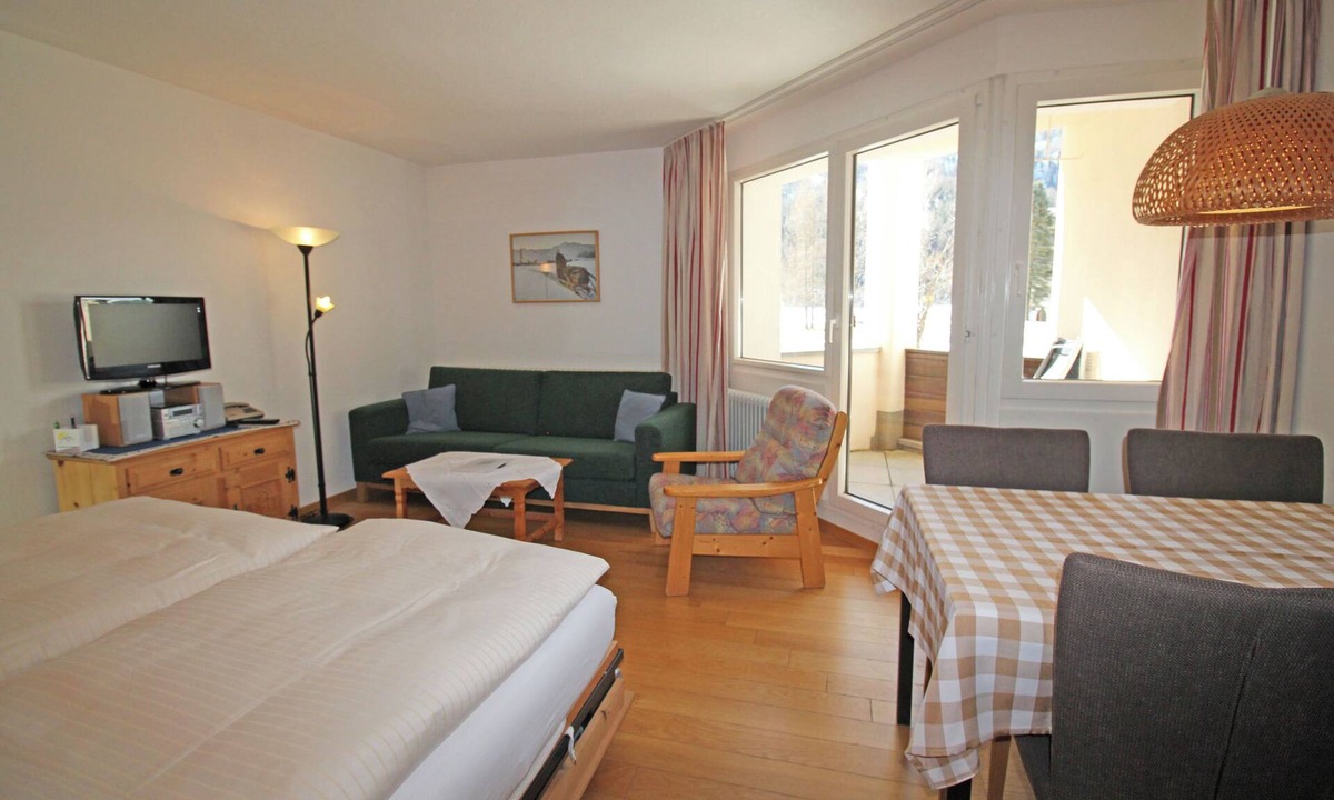 Sils-Maria Apartment | Residenza Lagrev - 1 room flat - No. 003 - Type 12A - Raised ground floor - S