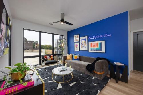 Midtown House | Reverb - Odyssey - Pool & Gym - Heart of Midtown