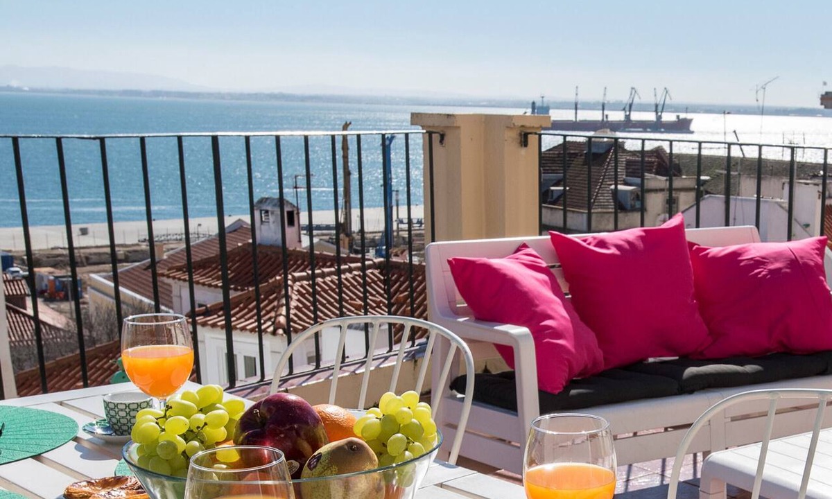 Santo Estevao Apartment | RM7 - Terrace & River View | Alfama | AC | Sleeps 6 | 3 BEDS 2 BATHS | Panteao