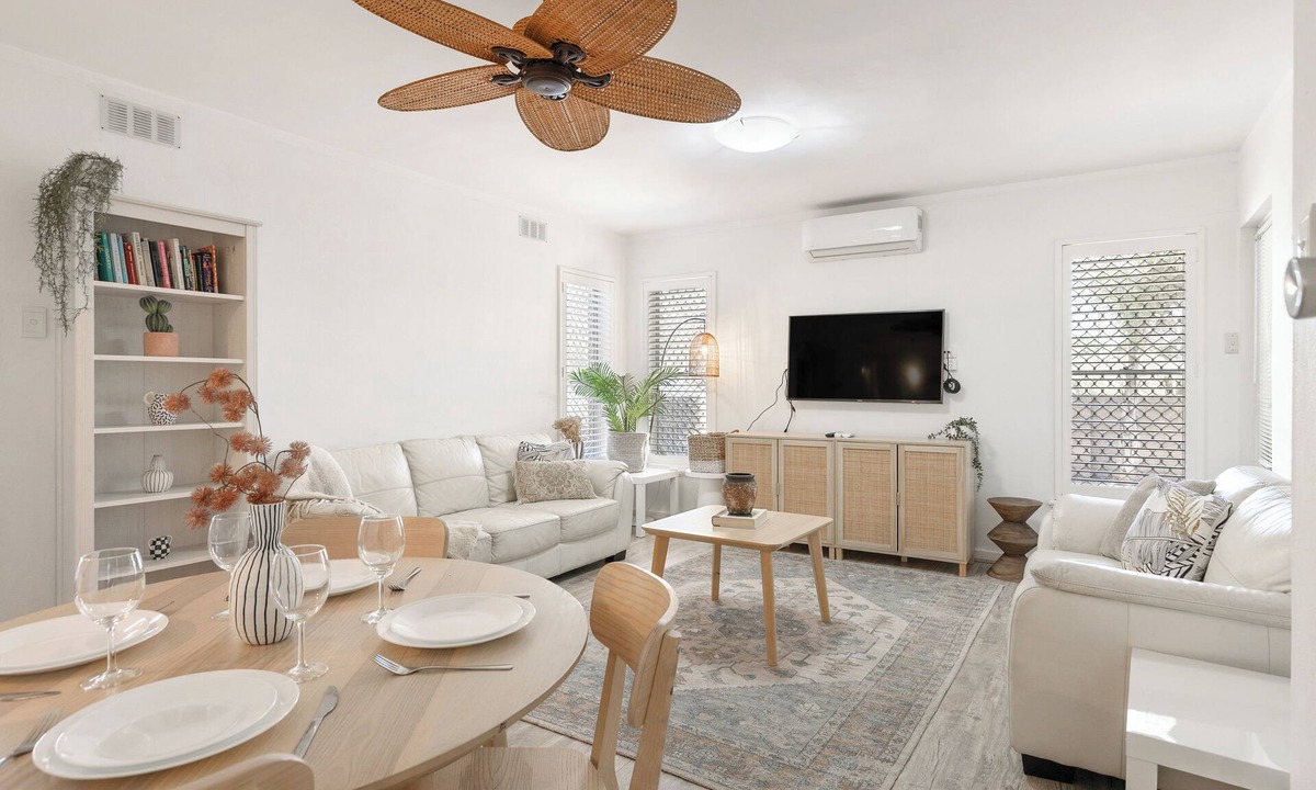 Rockingham House | Rockingham Beach Breeze: 2BR Retreat