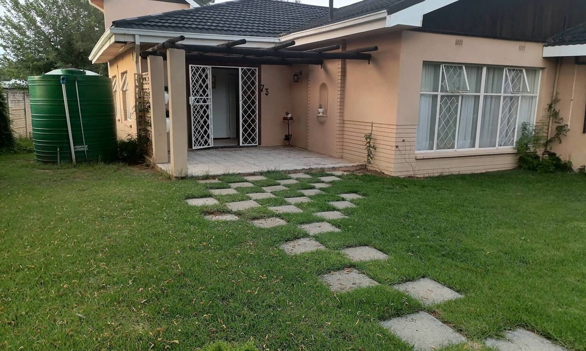 Moqhaka House | Room-charming B&B Retreat in Viljoenskro