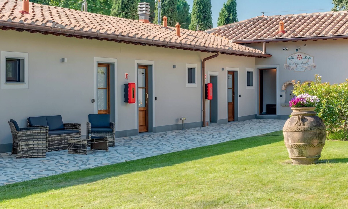 Borgo San Lorenzo Apartment | Room 'Il Borghetto Orchidea' with Shared Garden, Wi-Fi and Air Conditioning