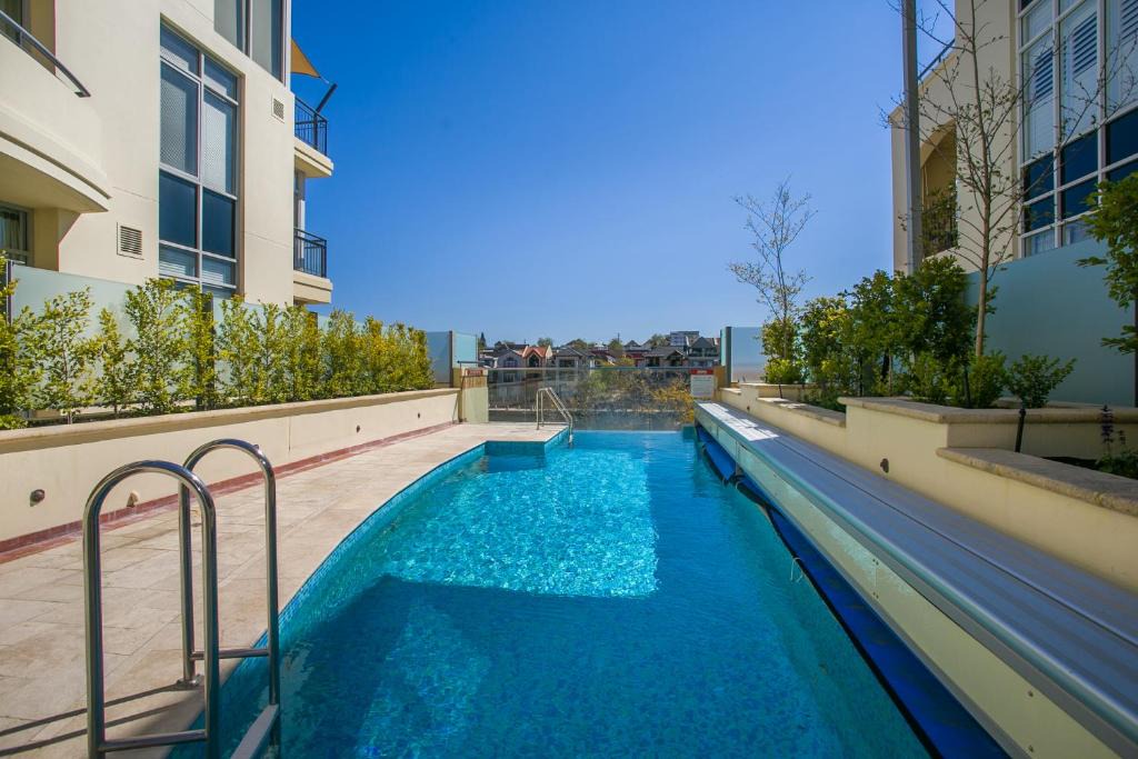 East Perth Apartment | Royal Respite Spacious Apartment - Walk to Restaurants