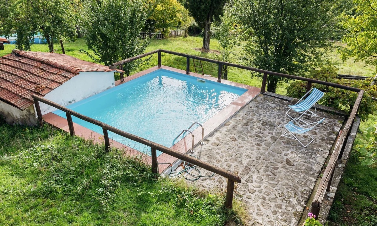 San Marcello Pistoiese Ski Chalet | Rustic Chalet with Pool