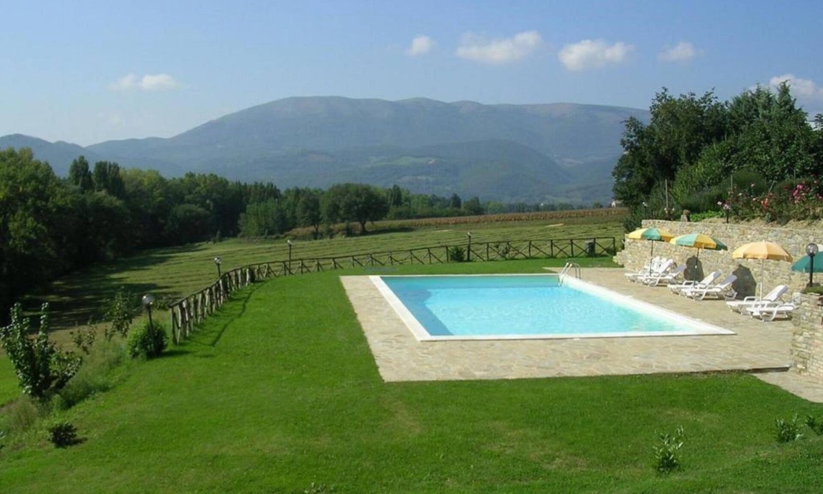 Coltavolino Apartment | Rustikale Eleganz mit Blick auf die umbrische La by Interhome