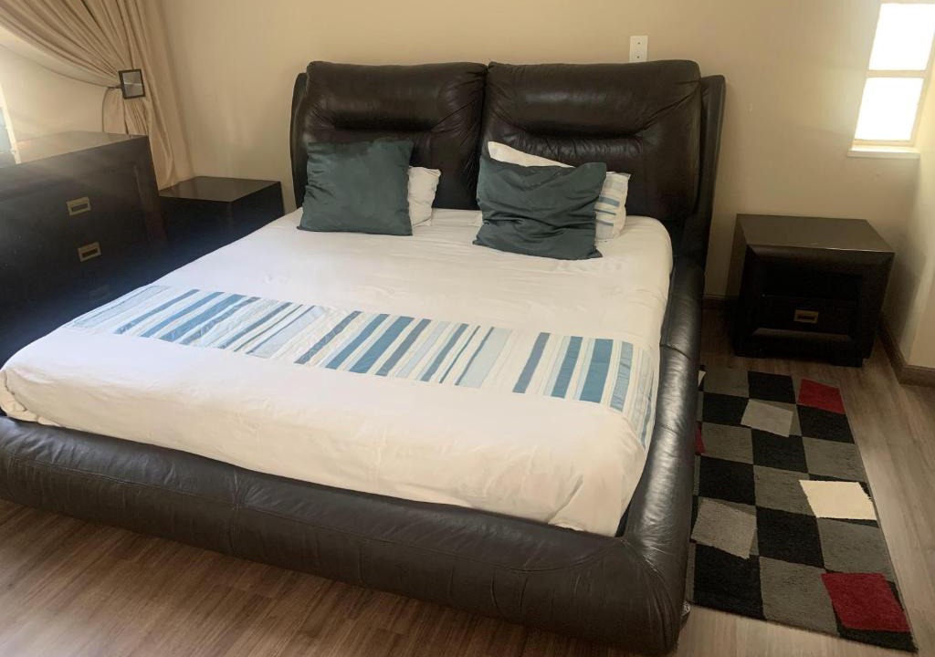 Greater Johannesburg Metropolitan Area House | Safari Deluxe Rooms - elegant rooms with access to beautiful garden