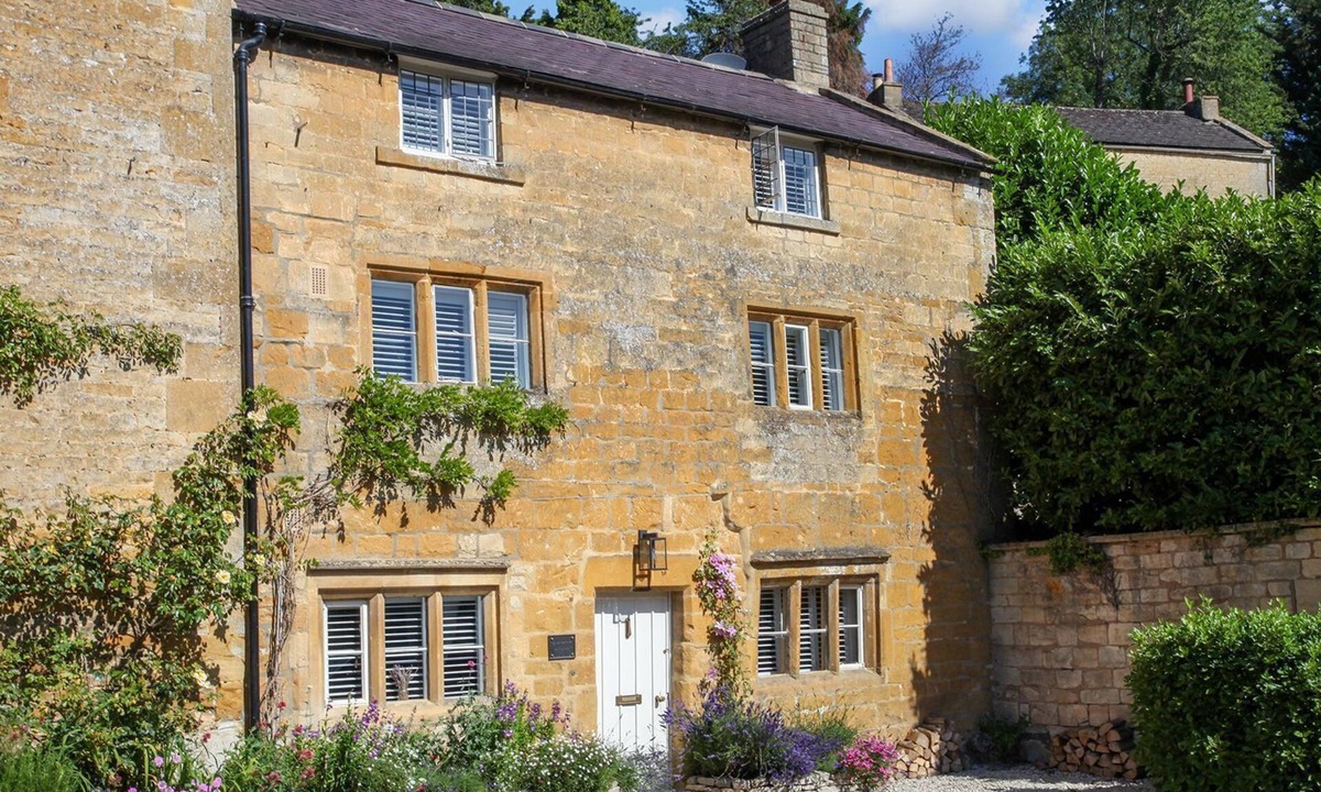 Blockley Cottage | Sage Cottage, Blockley - sleeps 6 guests in 3 bedrooms